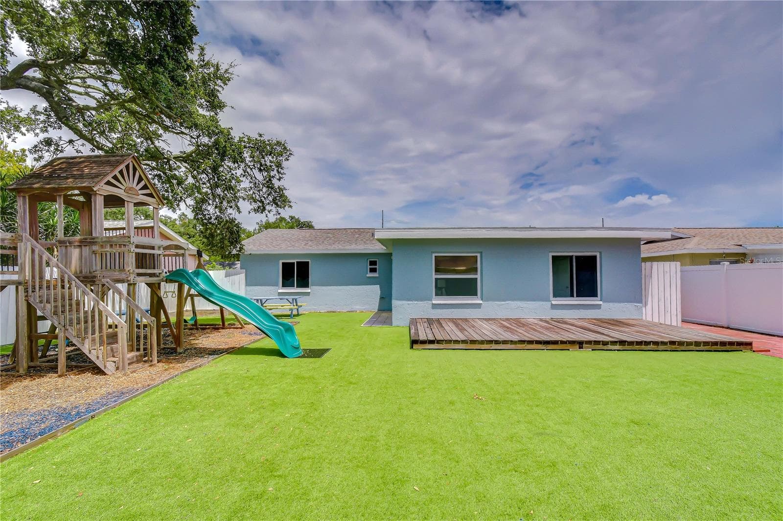 Single Family Residence at 613 5TH AVE SE, LARGO, photo 17 of 46