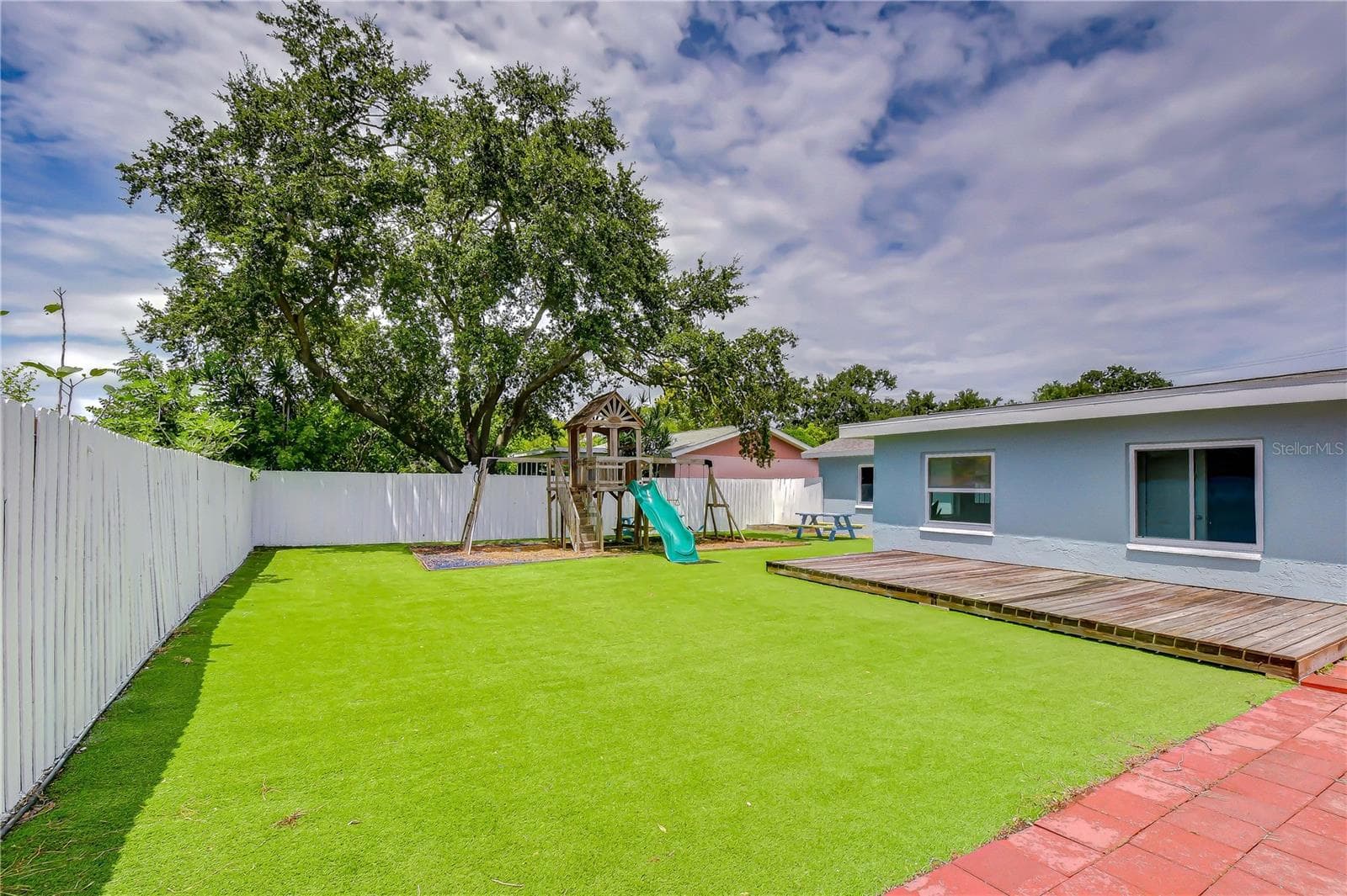 Single Family Residence at 613 5TH AVE SE, LARGO, photo 18 of 46