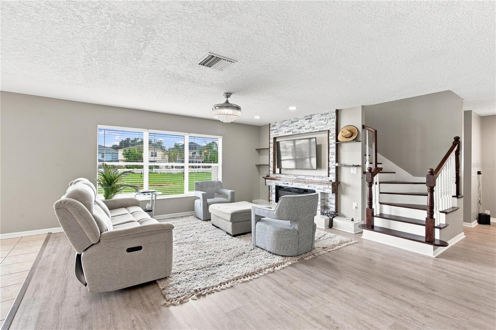 Single Family Residence at 10922 SUBTLE TRAIL DR, RIVERVIEW, photo 3 of 32