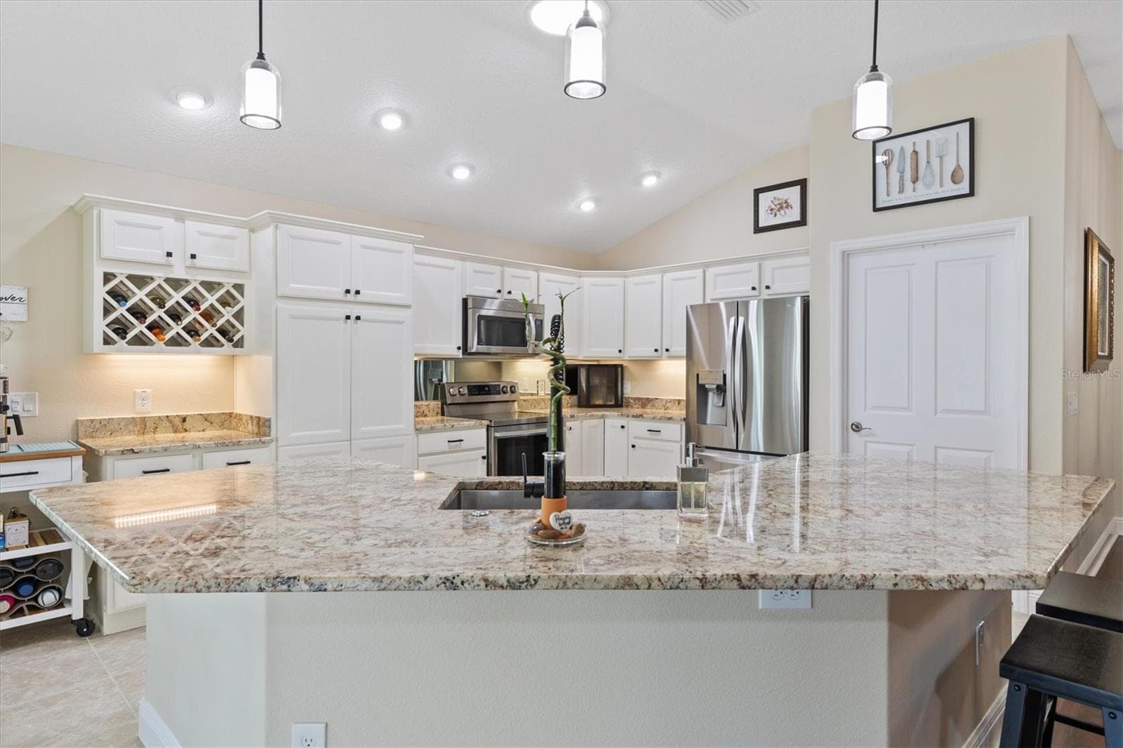 Single Family Residence at 1451 LUCKETT CT, THE VILLAGES, photo 8 of 45