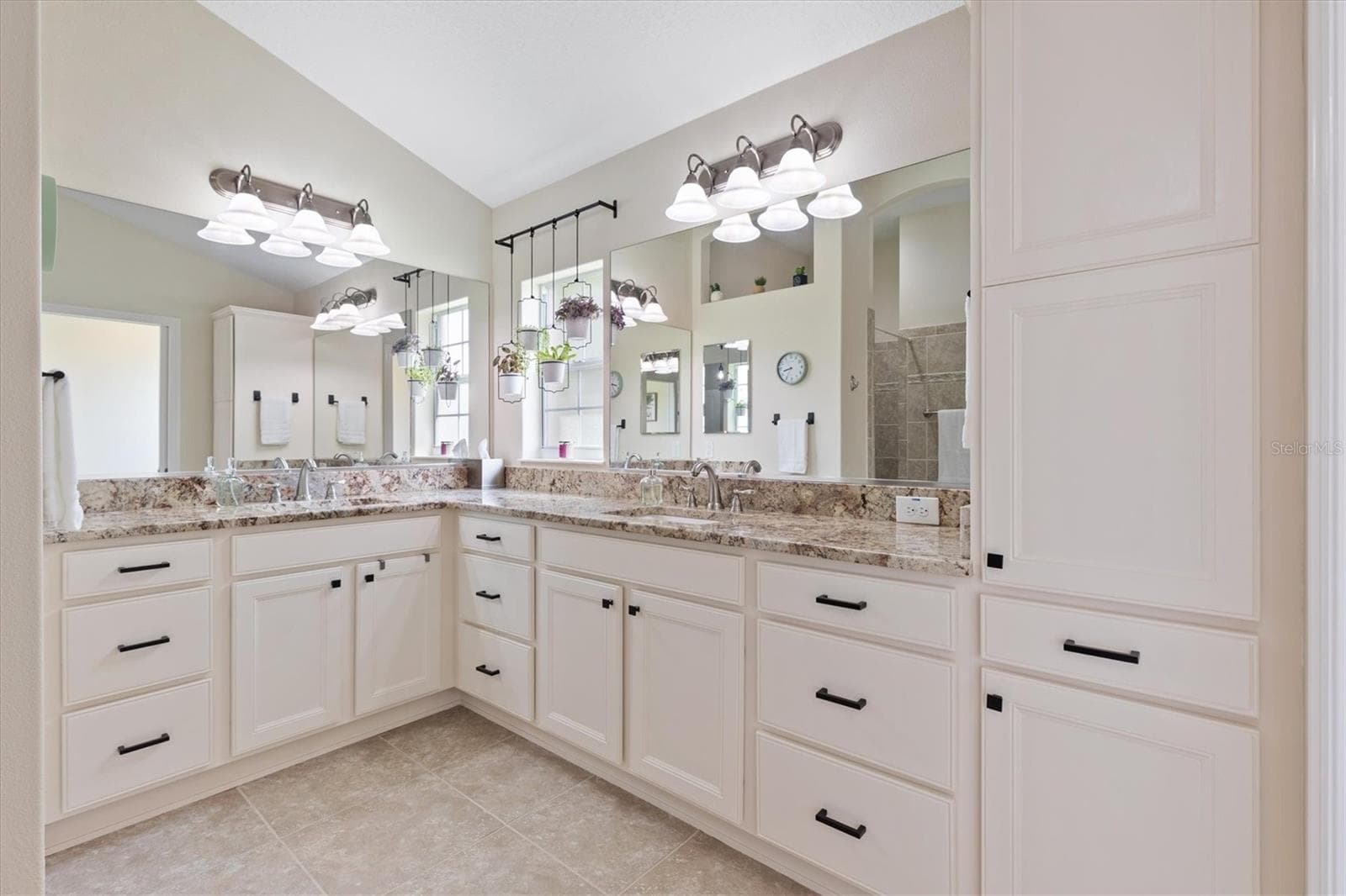 Single Family Residence at 1451 LUCKETT CT, THE VILLAGES, photo 13 of 45