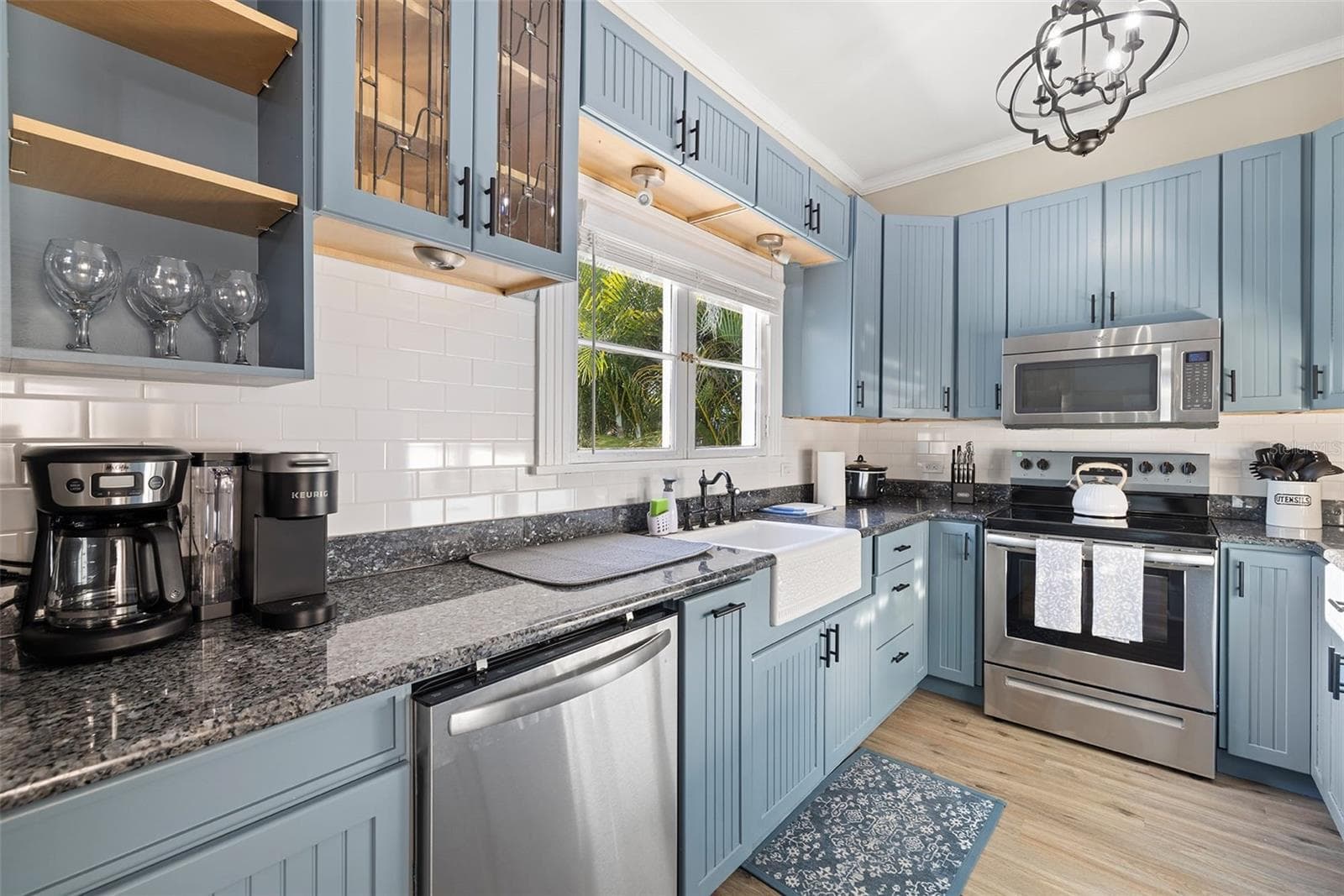 Main house kitchen - 551 OMAHA ST, PALM HARBOR