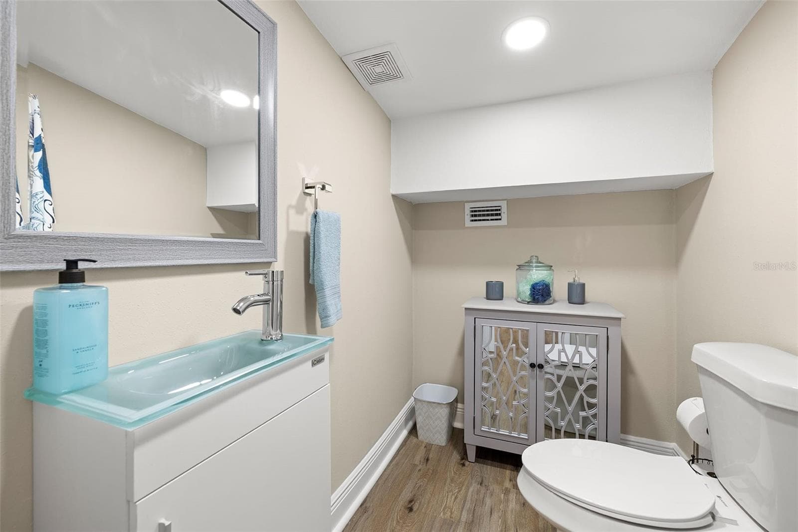 Bathroom 2, Main house - 551 OMAHA ST, PALM HARBOR