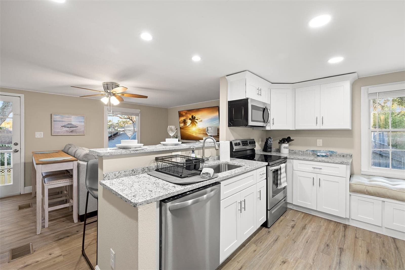 Guest house, full kitchen, upstairs - 551 OMAHA ST, PALM HARBOR