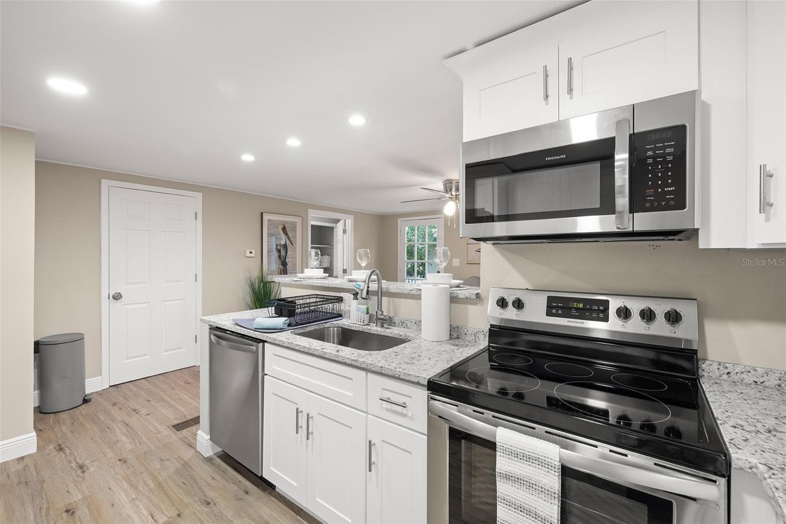 Guest house, full kitchen, upstairs - 551 OMAHA ST, PALM HARBOR