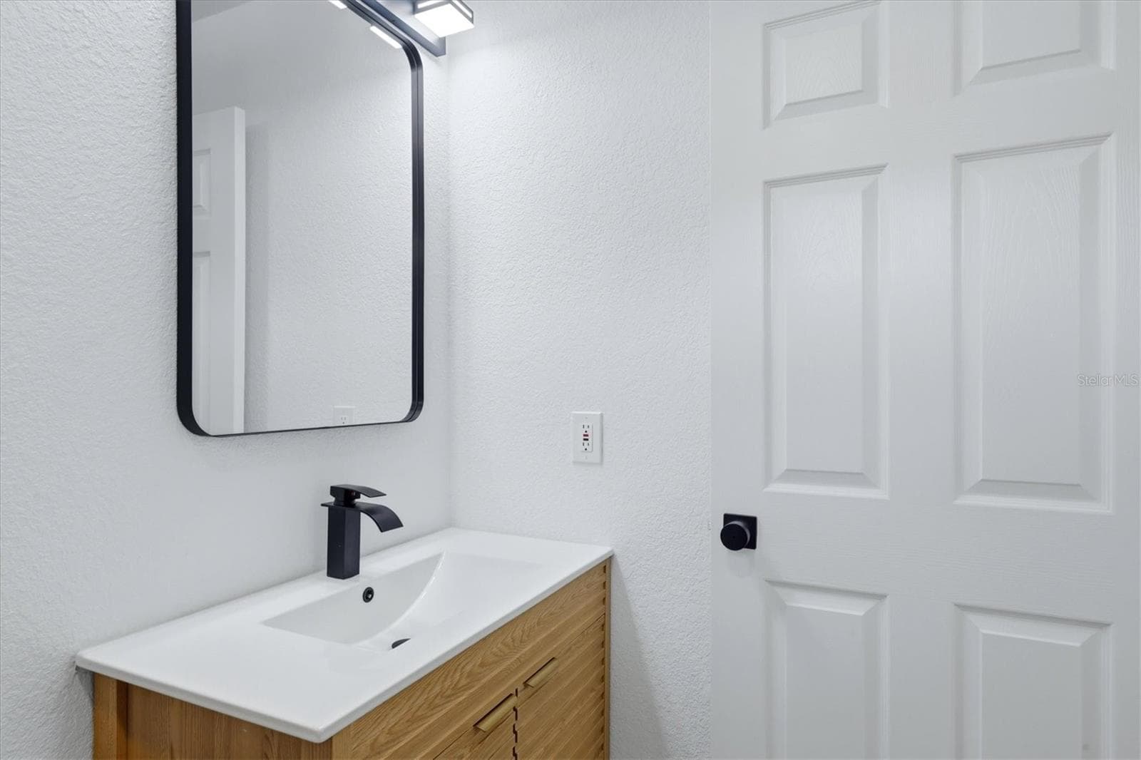 Single Family Residence at 27215 PUNTA CABELLO CT, PUNTA GORDA, photo 26 of 41