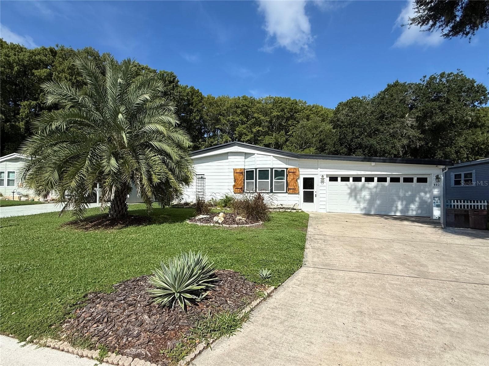 802 OAK BLVD