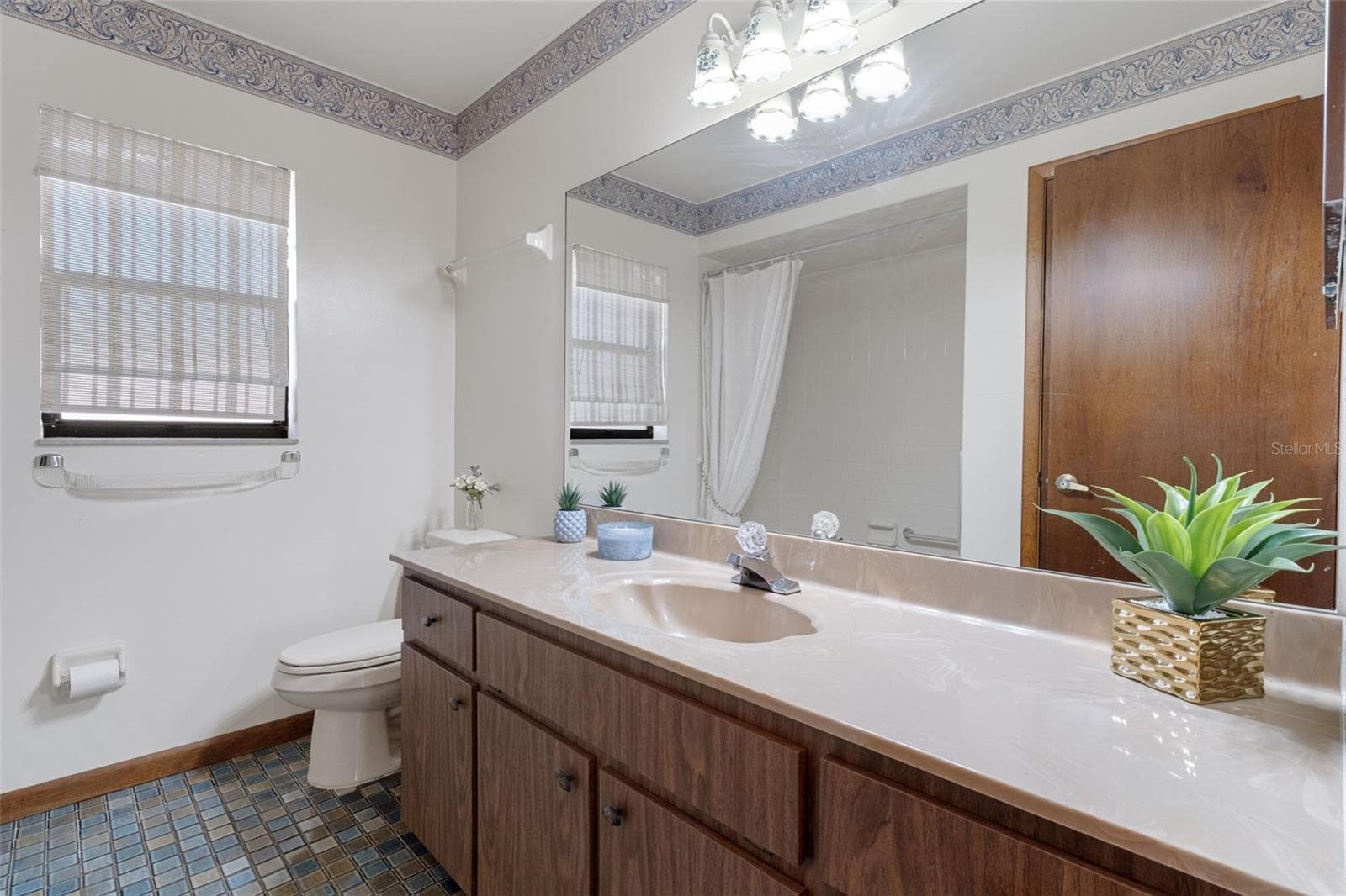 Guest Bathroom - 9009 HEATHER BLVD, WEEKI WACHEE