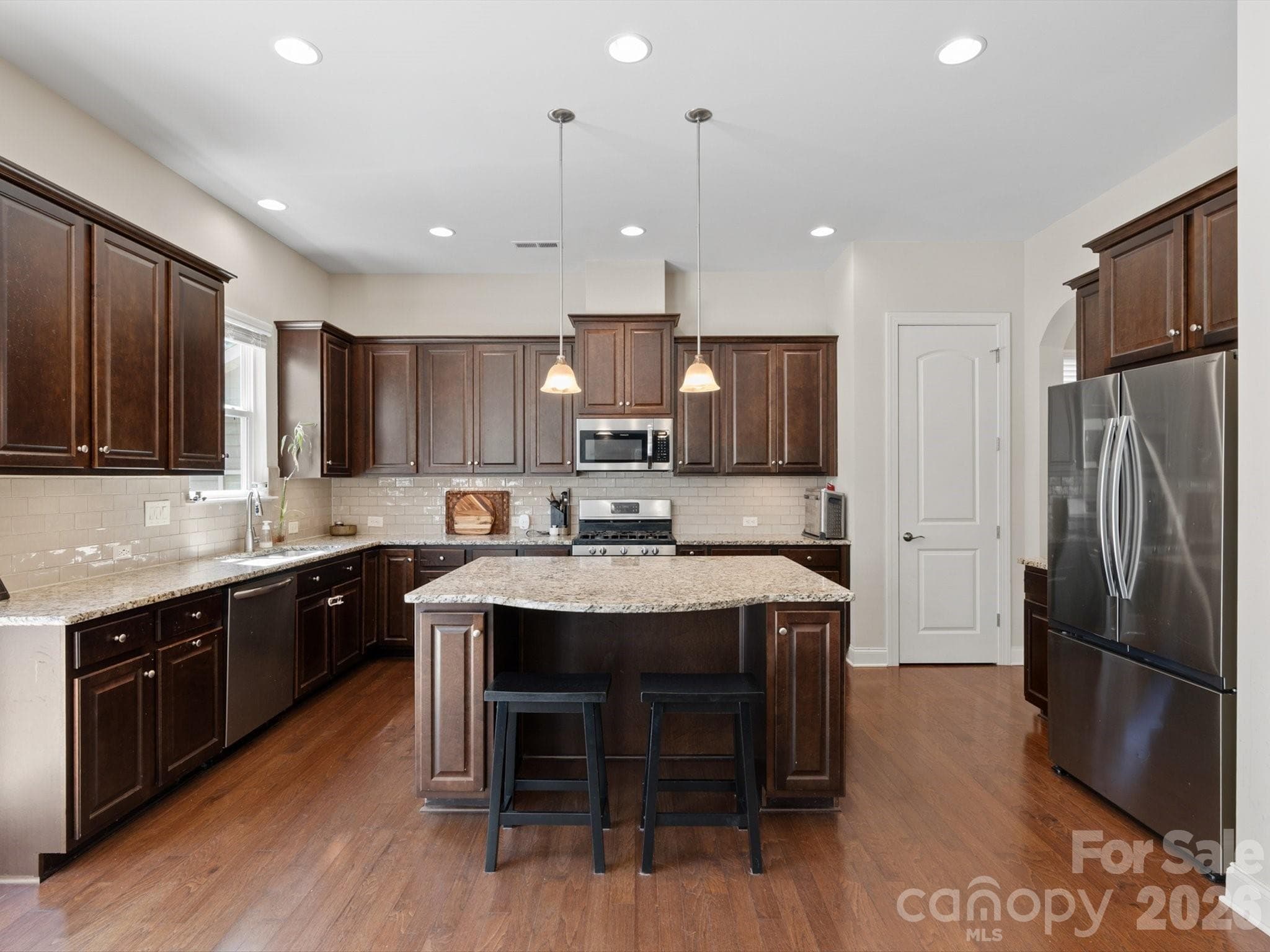 Single Family Residence at 2035 Pinyon Lane, Lancaster, photo 11 of 44