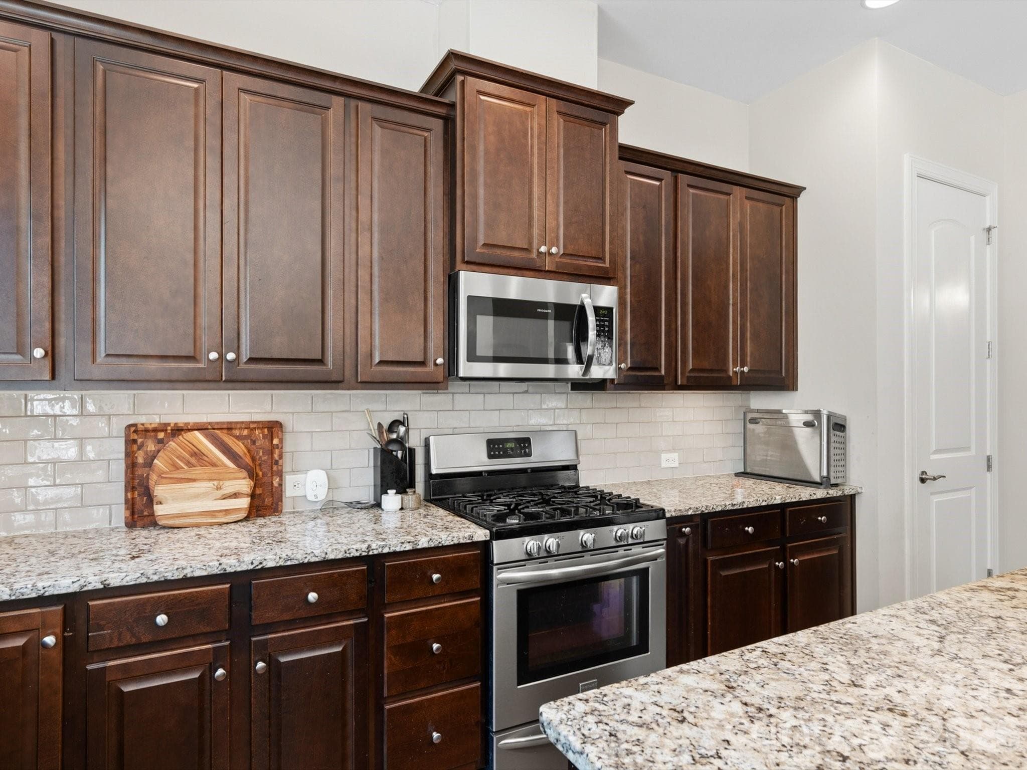 Single Family Residence at 2035 Pinyon Lane, Lancaster, photo 12 of 44
