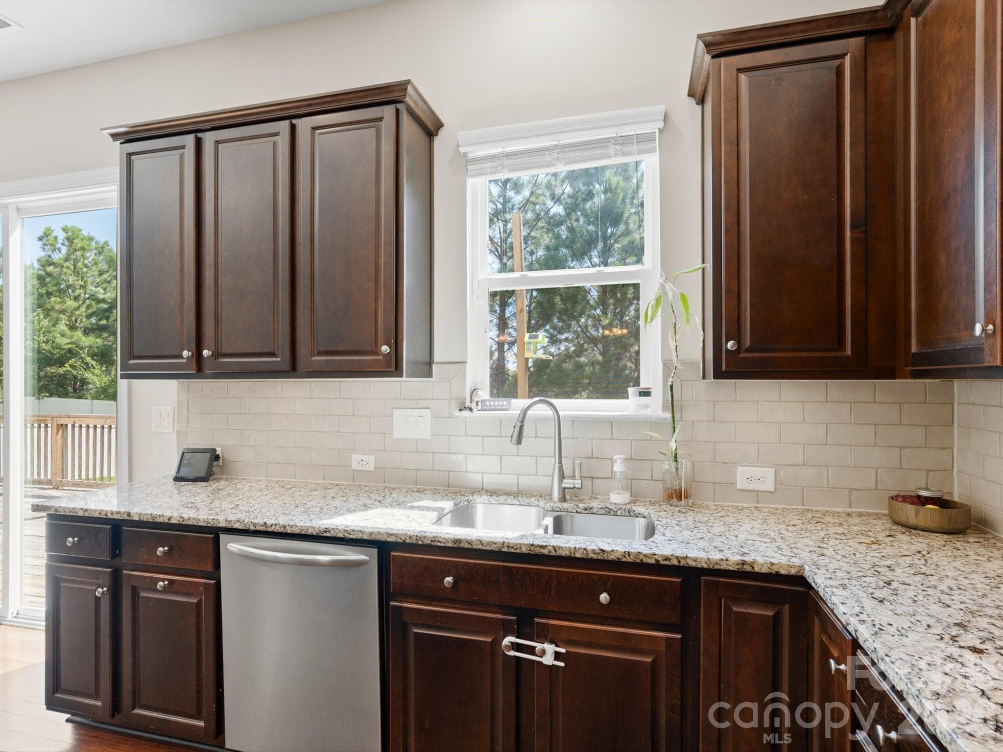 Single Family Residence at 2035 Pinyon Lane, Lancaster, photo 4 of 44