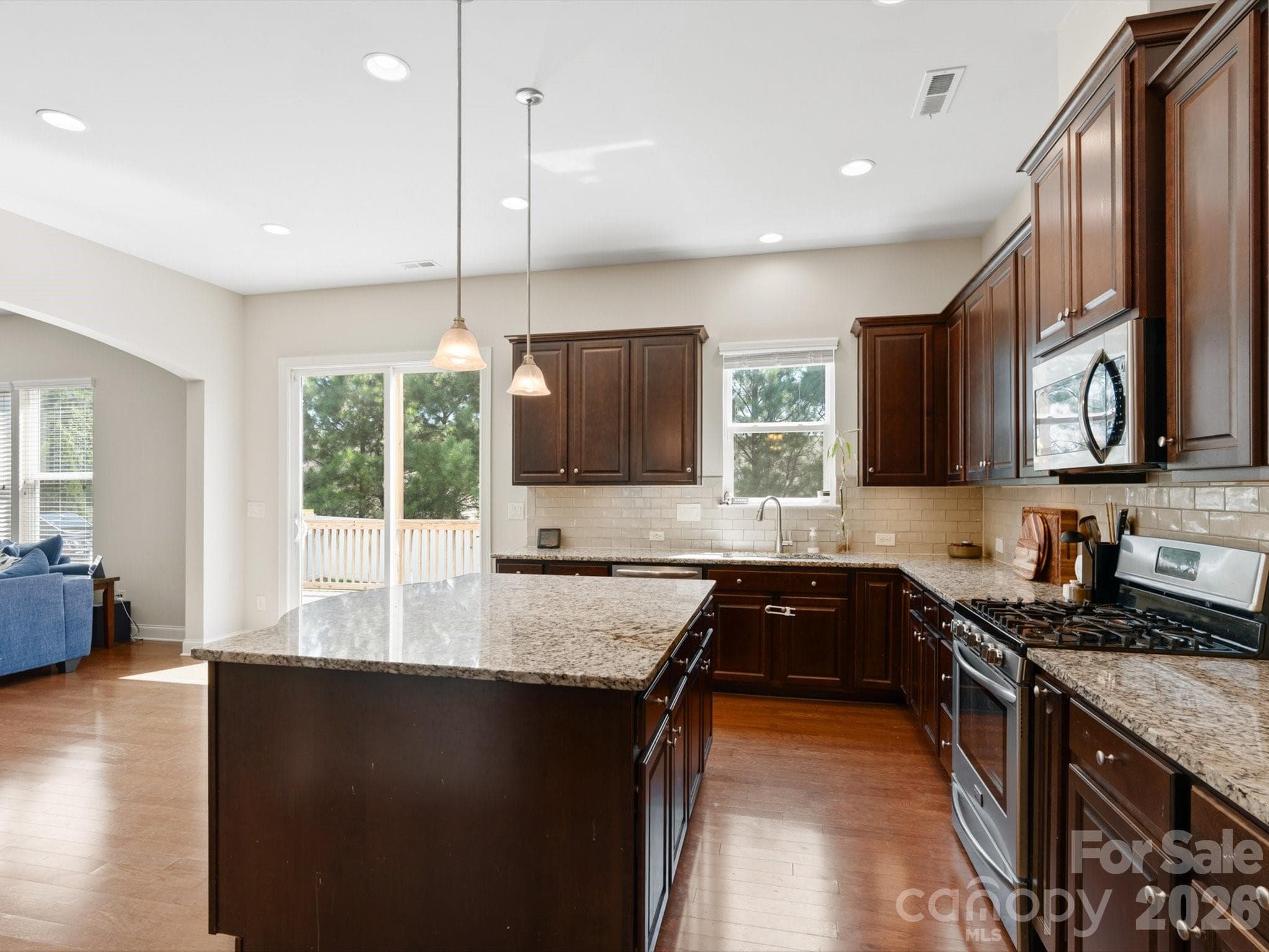 Single Family Residence at 2035 Pinyon Lane, Lancaster, photo 14 of 44