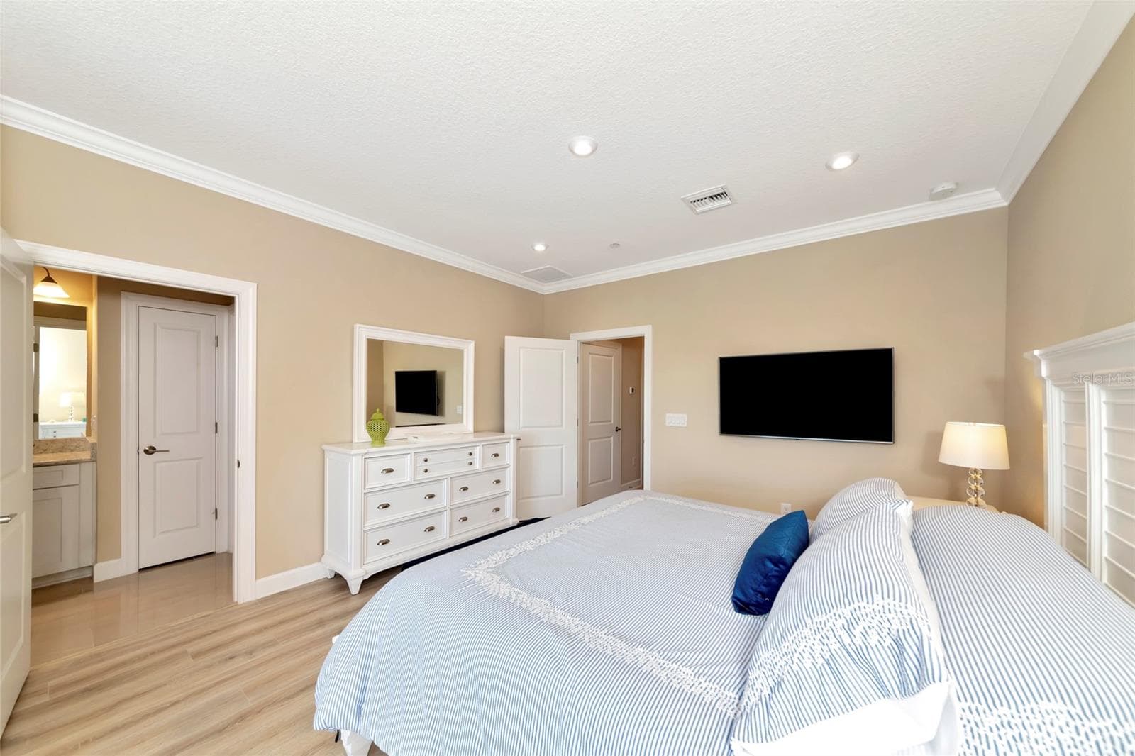 Townhouse at 5589 CANNES CIR #4-102, SARASOTA, photo 31 of 91