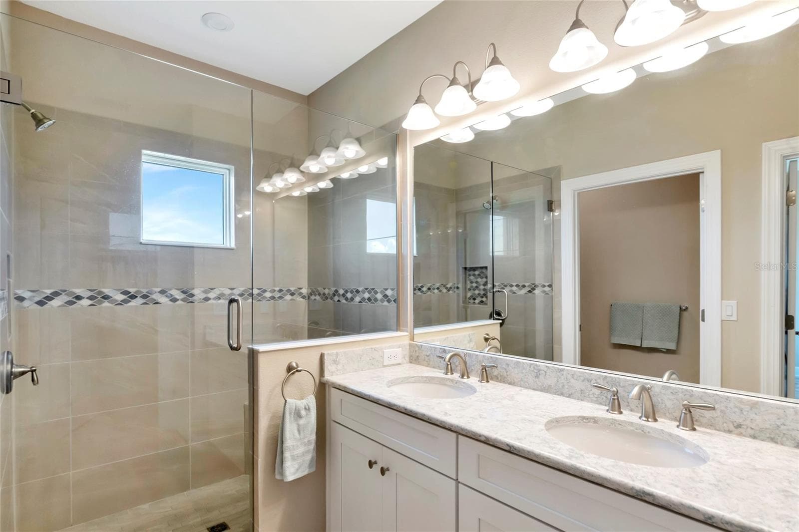Townhouse at 5589 CANNES CIR #4-102, SARASOTA, photo 33 of 91