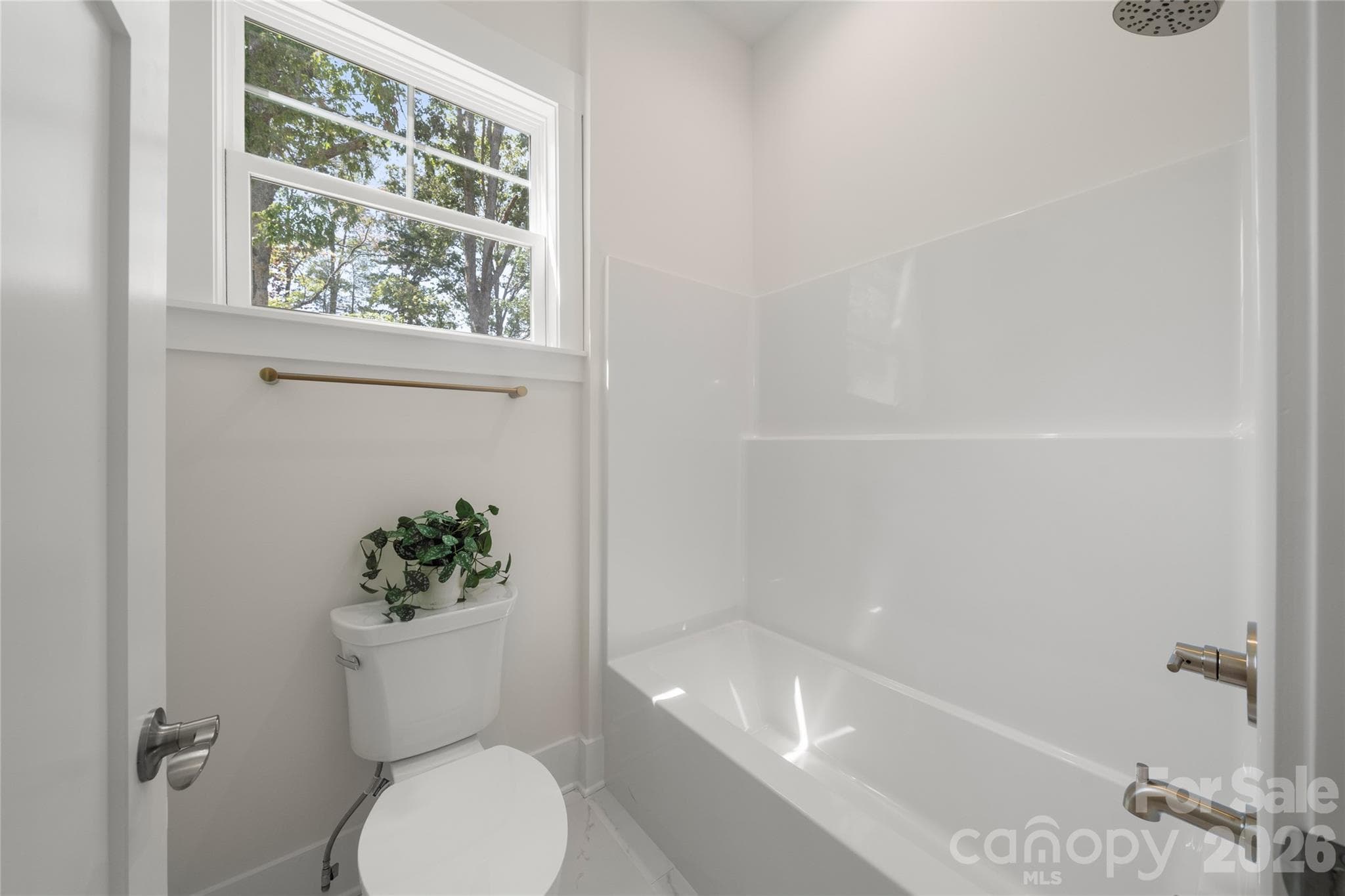 SECOND primary main-level suite bathroom - 227 Northview Drive, Hendersonville