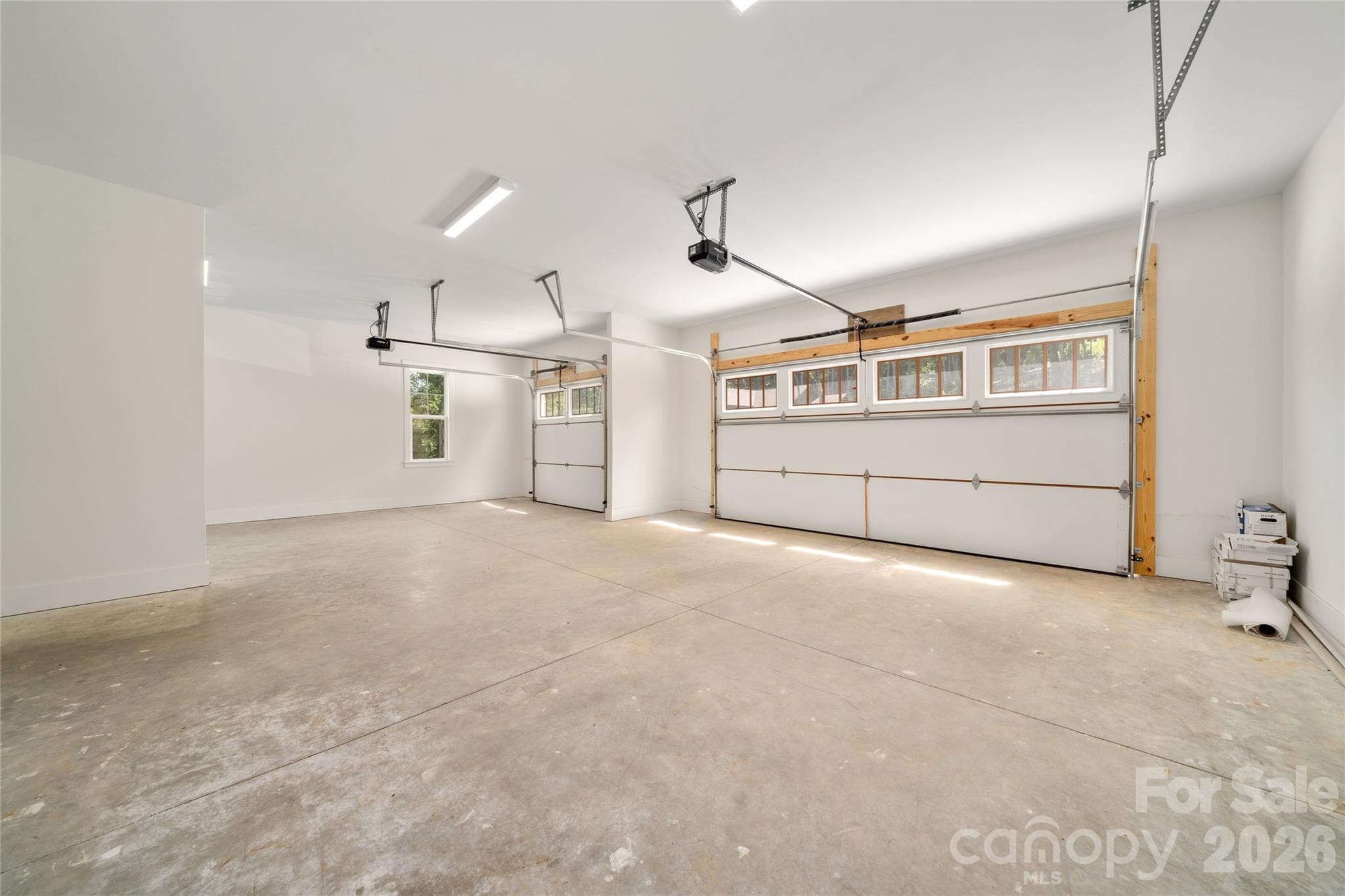 THREE-CAR garage - 227 Northview Drive, Hendersonville