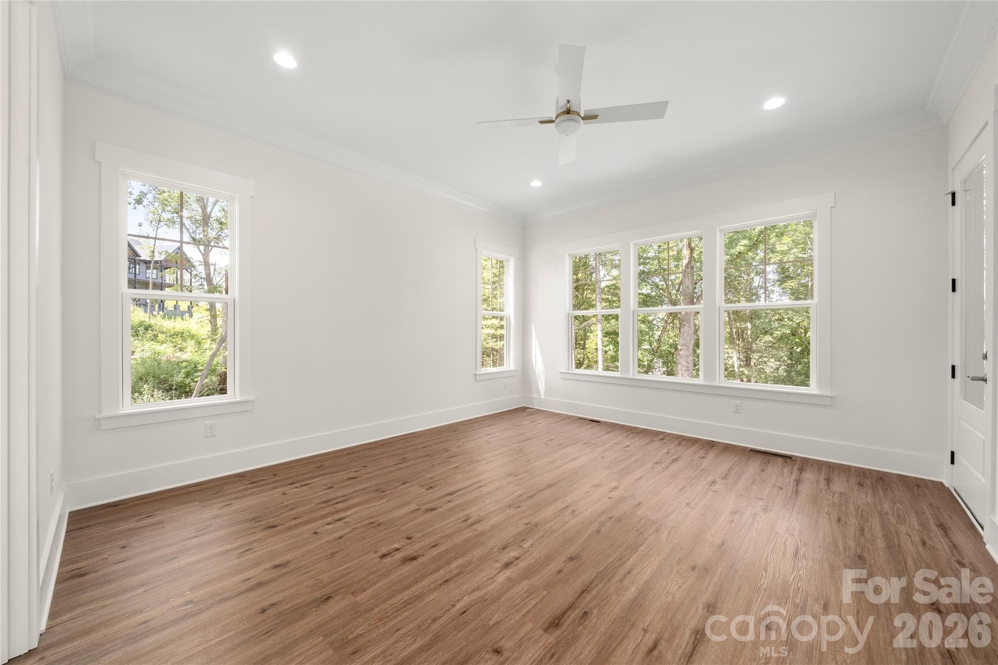 Main-level primary suite - 227 Northview Drive, Hendersonville