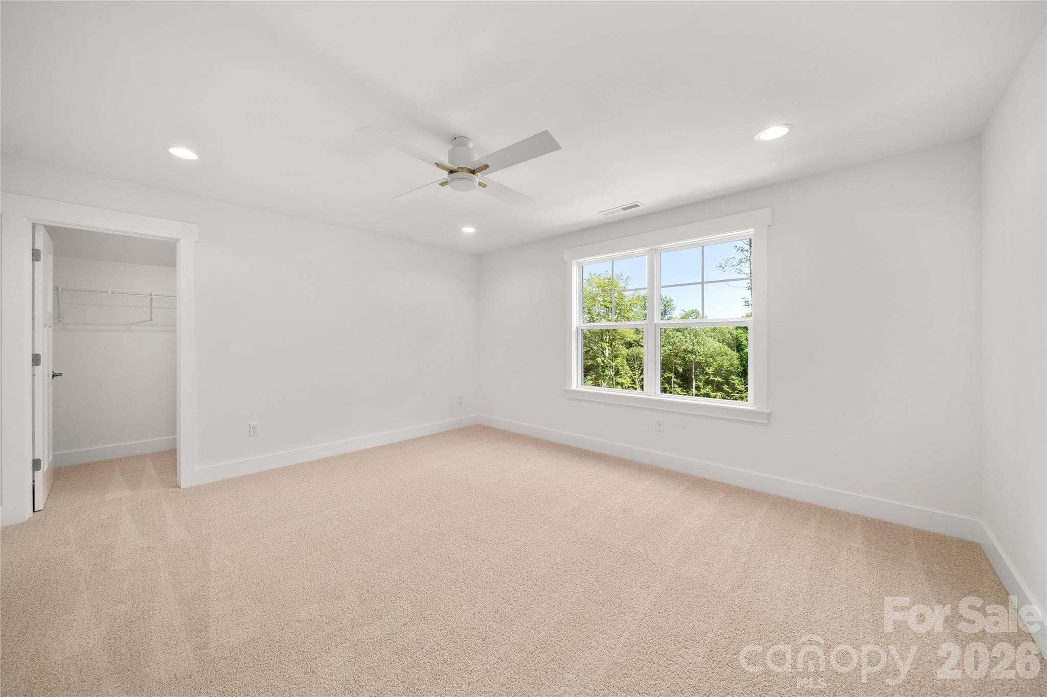 Upstairs oversized third bedroom - 227 Northview Drive, Hendersonville