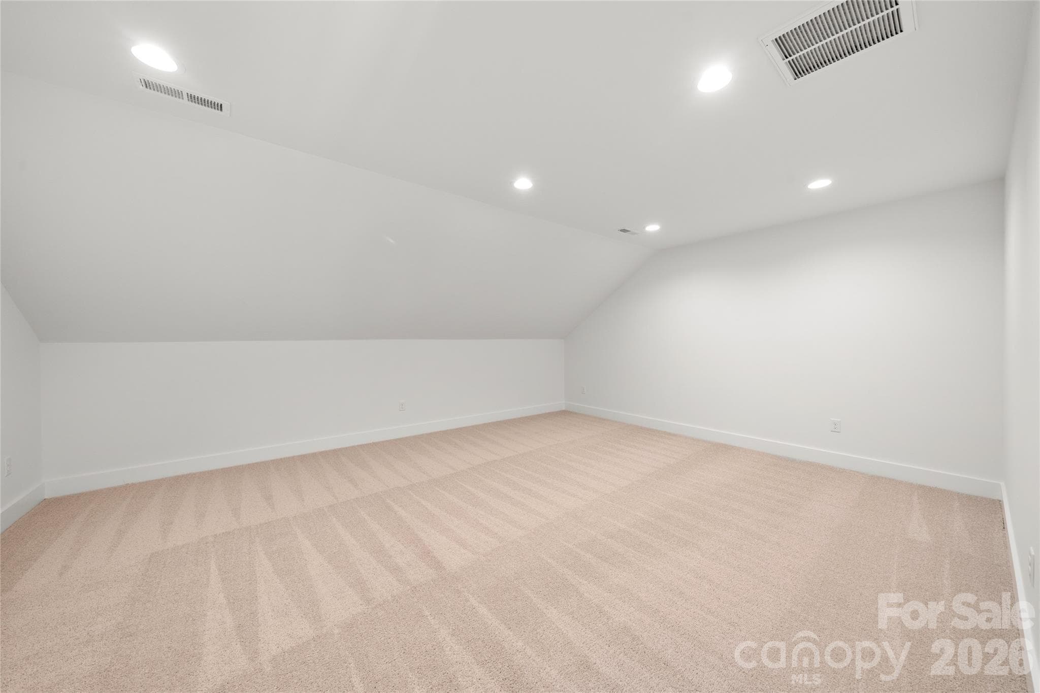 Upstairs bonus/office room - 227 Northview Drive, Hendersonville
