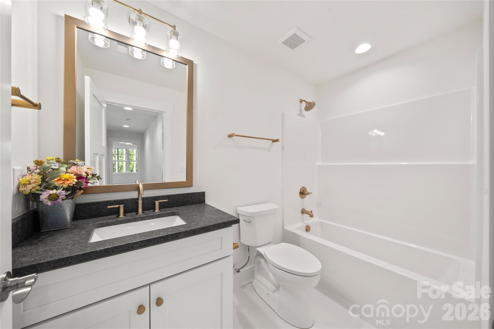 Upstairs full bathroom - 227 Northview Drive, Hendersonville