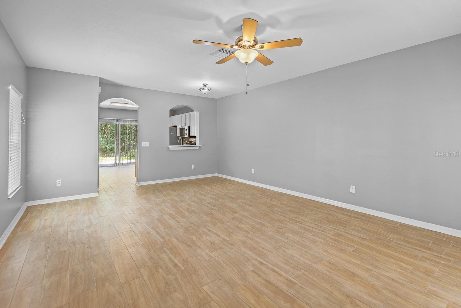 Townhouse at 5879 FISHHAWK RIDGE DR, LITHIA, photo 4 of 21
