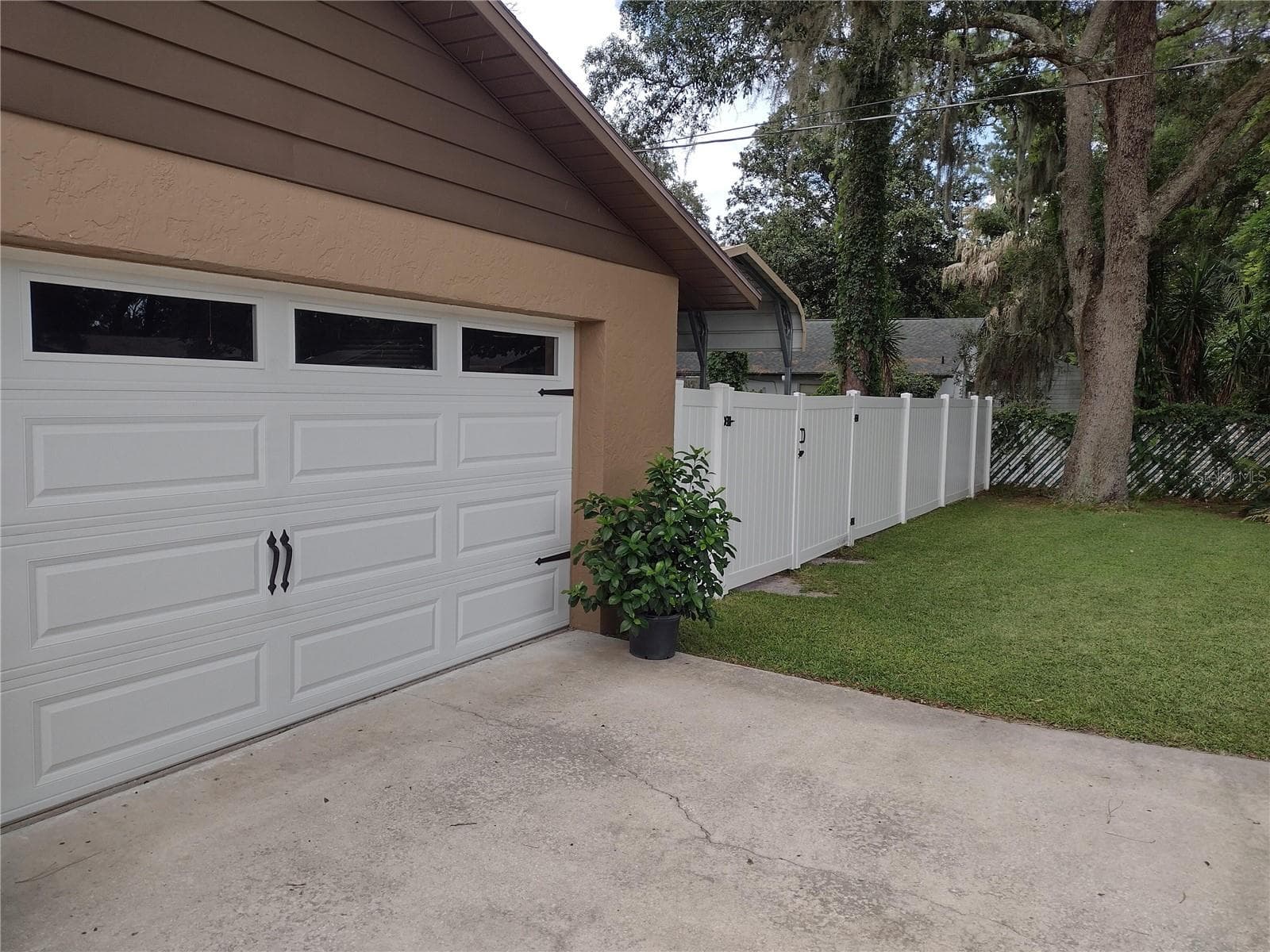 Single Family Residence at 2301 NE 32ND PL, OCALA, photo 2 of 46