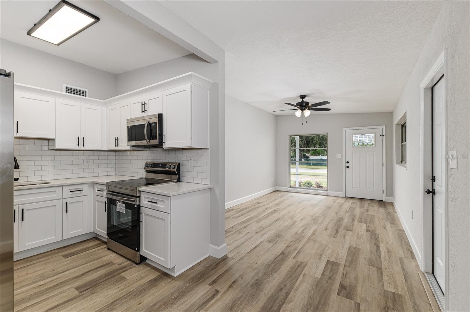Single Family Residence at 465 FORREST DR, BARTOW, photo 2 of 24