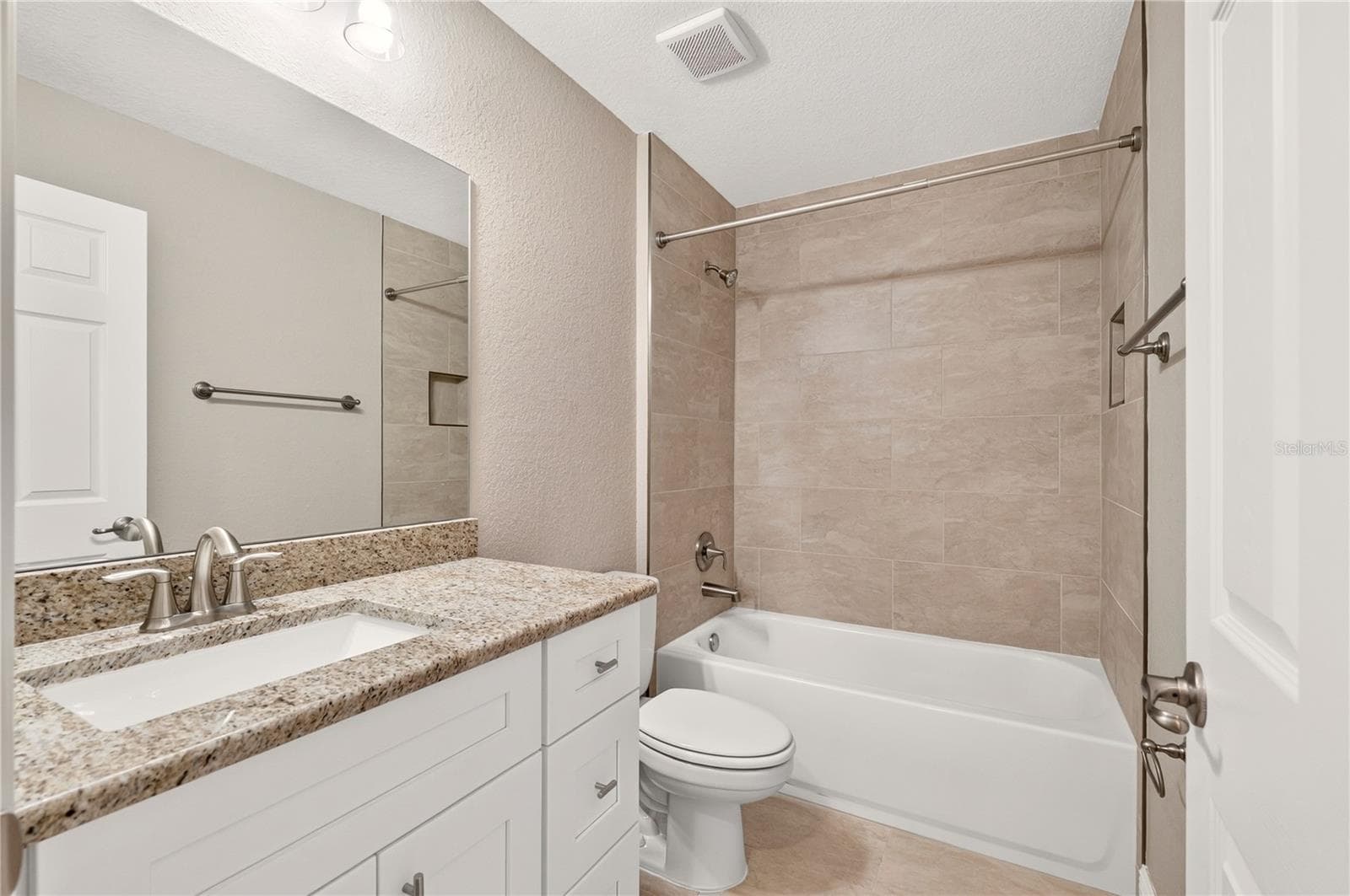 Single Family Residence at 19802 SW MARINE BLVD, DUNNELLON, photo 3 of 56