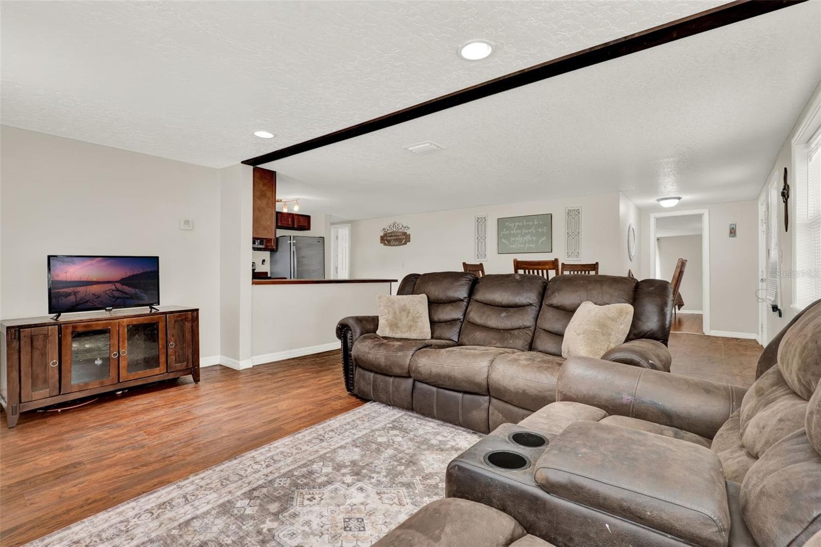 Single Family Residence at 30137 ORANGE AVE, SORRENTO, photo 2 of 25