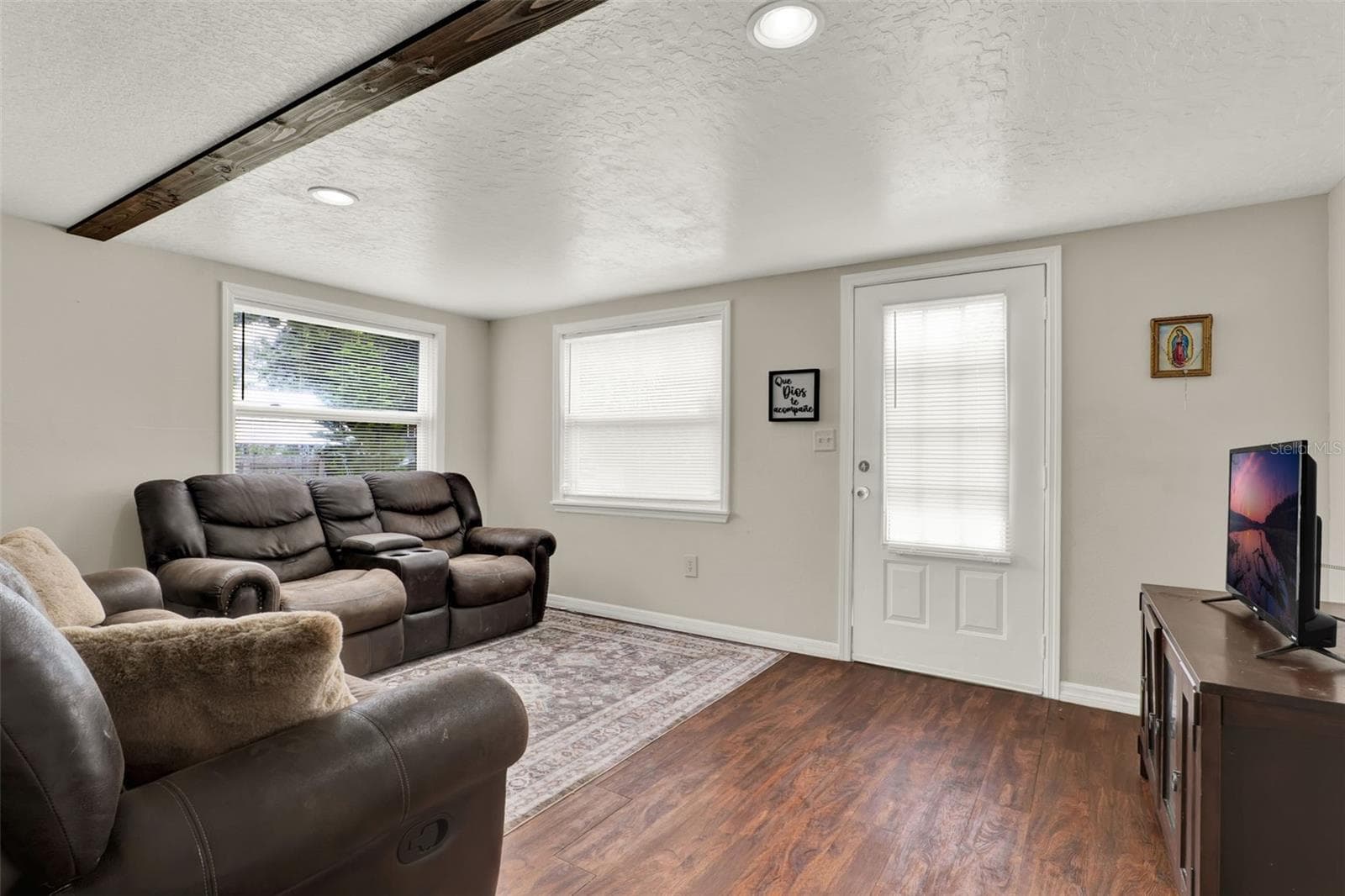 Single Family Residence at 30137 ORANGE AVE, SORRENTO, photo 4 of 25