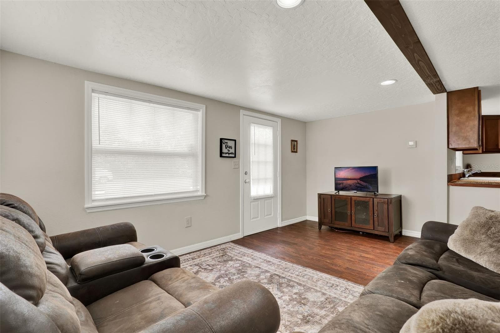 Single Family Residence at 30137 ORANGE AVE, SORRENTO, photo 5 of 25