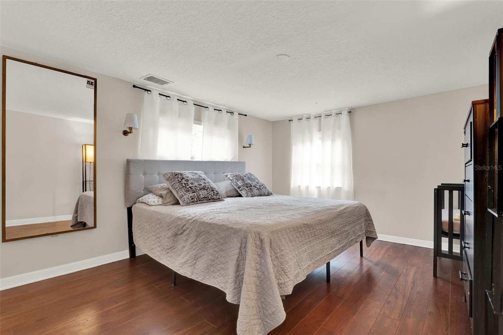 Single Family Residence at 30137 ORANGE AVE, SORRENTO, photo 13 of 25