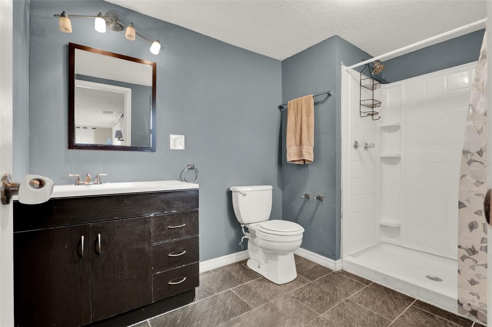 Single Family Residence at 30137 ORANGE AVE, SORRENTO, photo 15 of 25