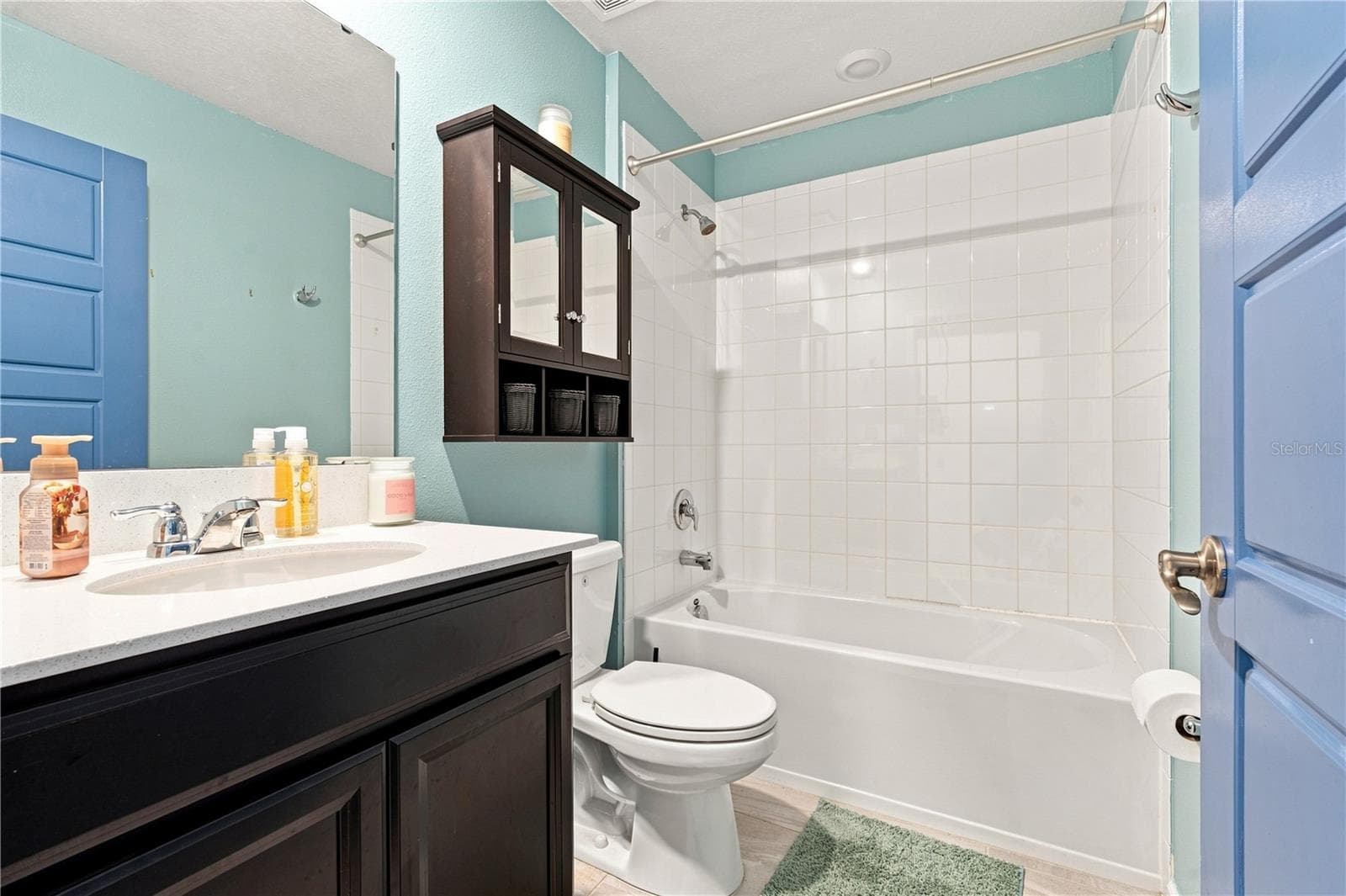 Single Family Residence at 33647 SKY BLOSSOM CIR, LEESBURG, photo 7 of 19