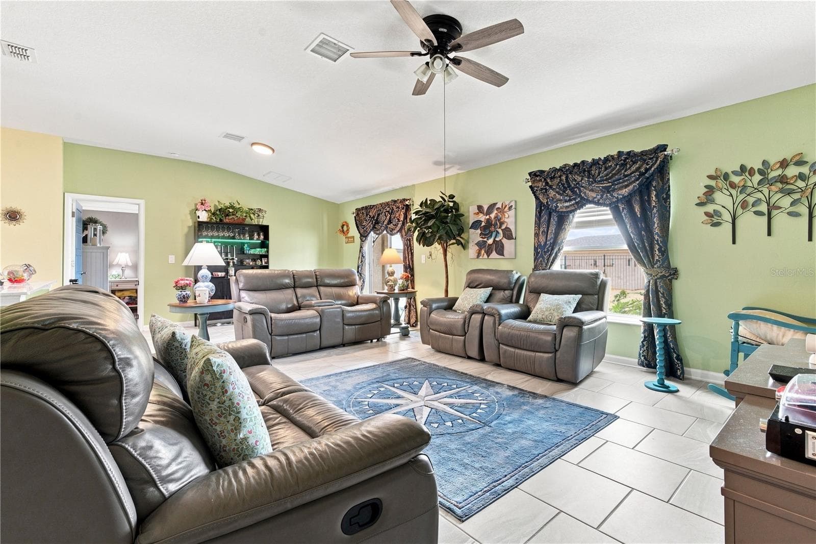 Single Family Residence at 33647 SKY BLOSSOM CIR, LEESBURG, photo 14 of 19