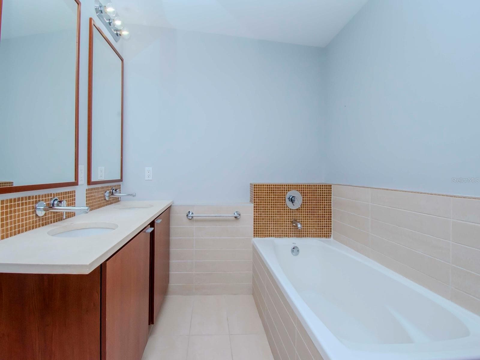 Condominium at 912 CHANNELSIDE DR #2311, TAMPA, photo 12 of 41