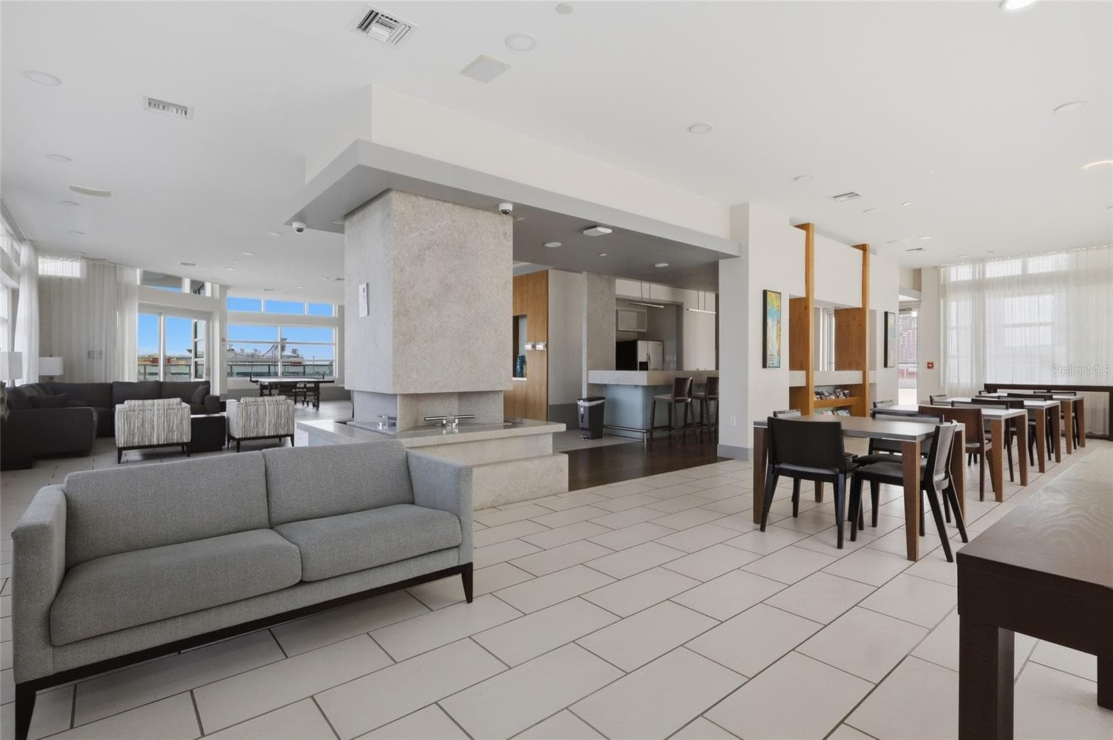 Condominium at 912 CHANNELSIDE DR #2311, TAMPA, photo 37 of 41