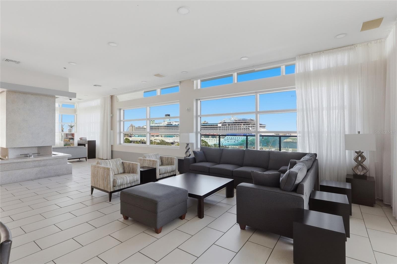 Condominium at 912 CHANNELSIDE DR #2311, TAMPA, photo 38 of 41