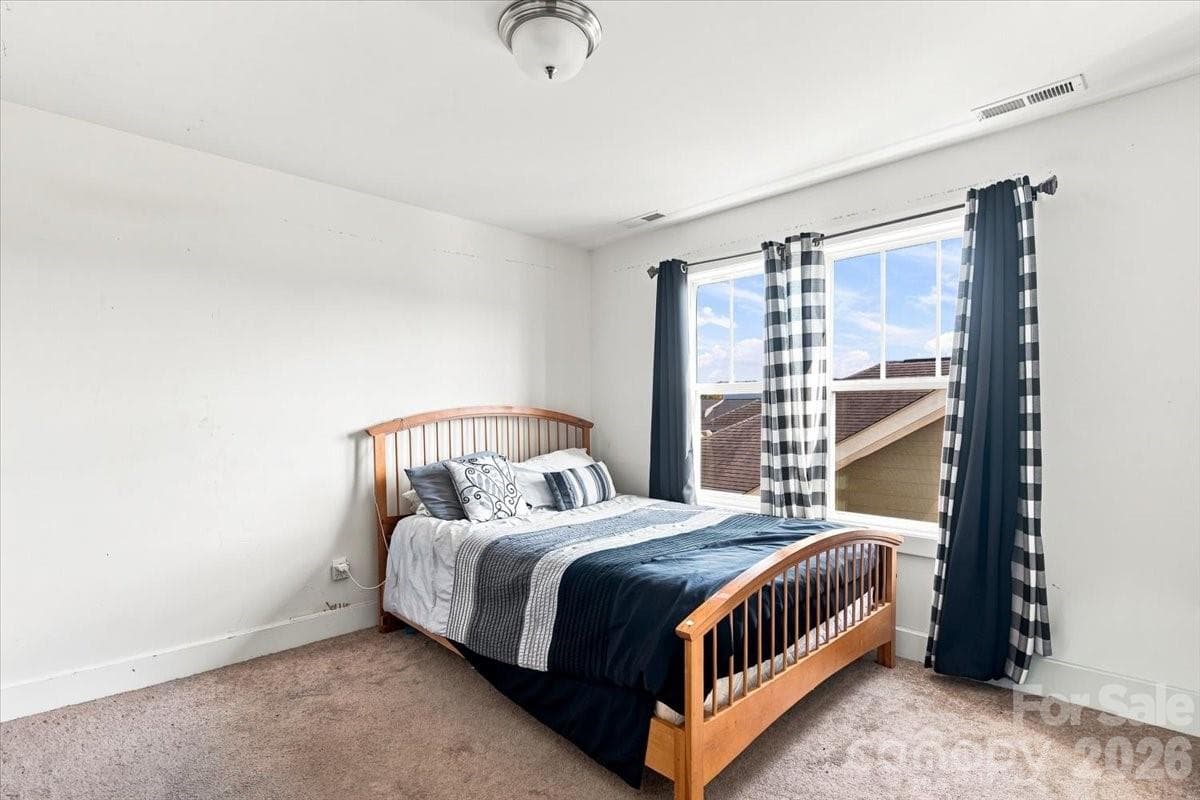 2nd BR upstairs - 15 Hyde Park Place, Arden