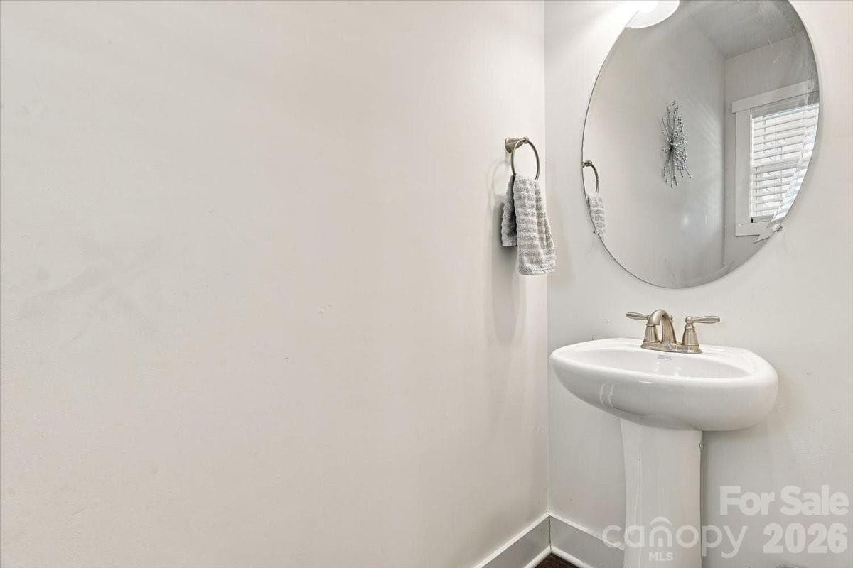 Half bath for guests on main - 15 Hyde Park Place, Arden