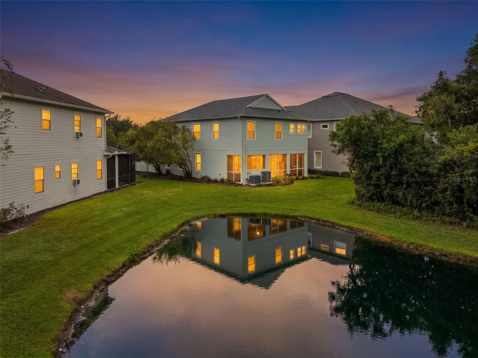 View Overlooking Pond - 11201 GREEN PARK CIR, TAMPA