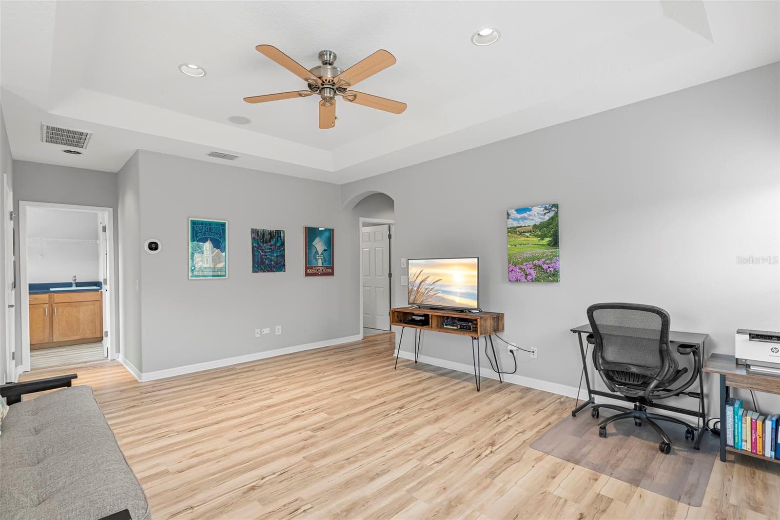 Upstairs Flex Space - 11201 GREEN PARK CIR, TAMPA