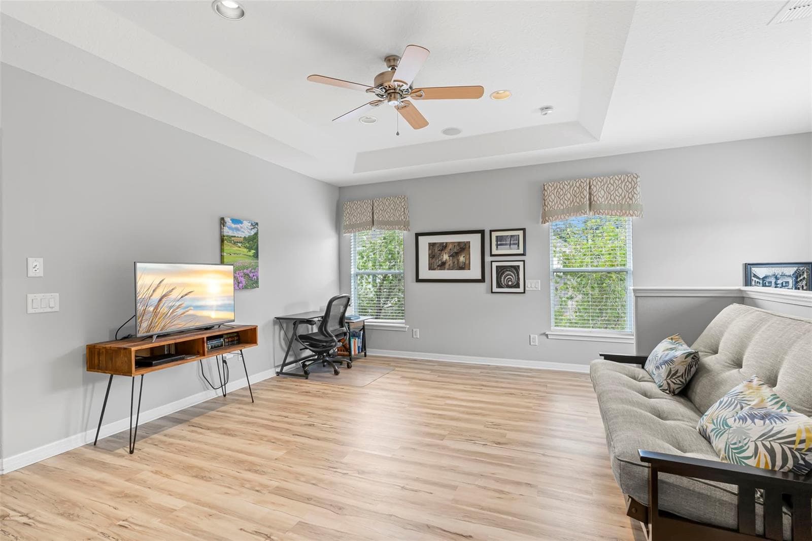Upstairs Flex Space - 11201 GREEN PARK CIR, TAMPA