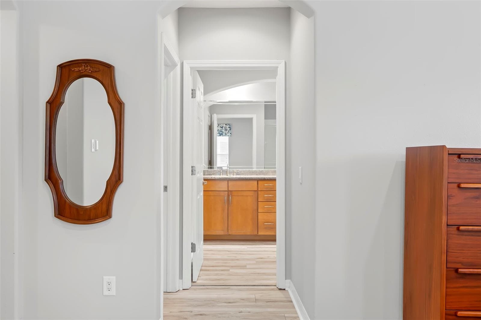 Hallway to Walk In Closet & Bath - 11201 GREEN PARK CIR, TAMPA