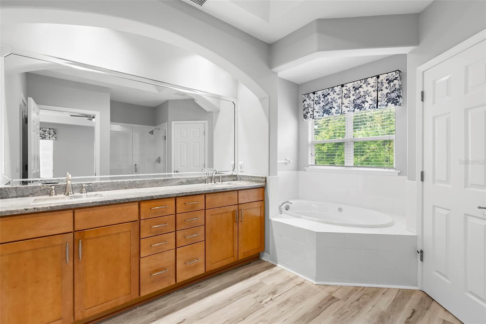 Primary Bath - 11201 GREEN PARK CIR, TAMPA