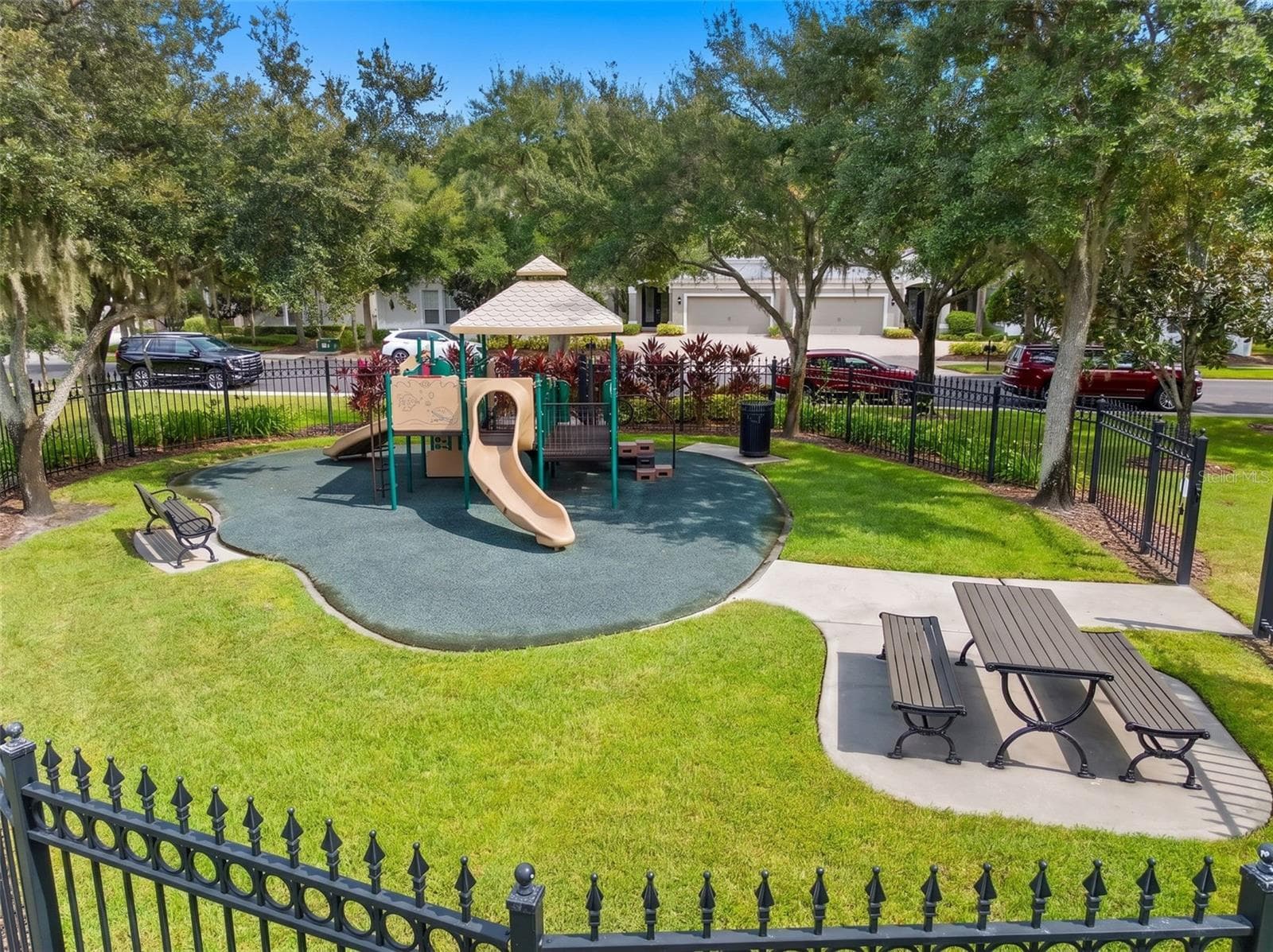 Coach House Playground - 11201 GREEN PARK CIR, TAMPA