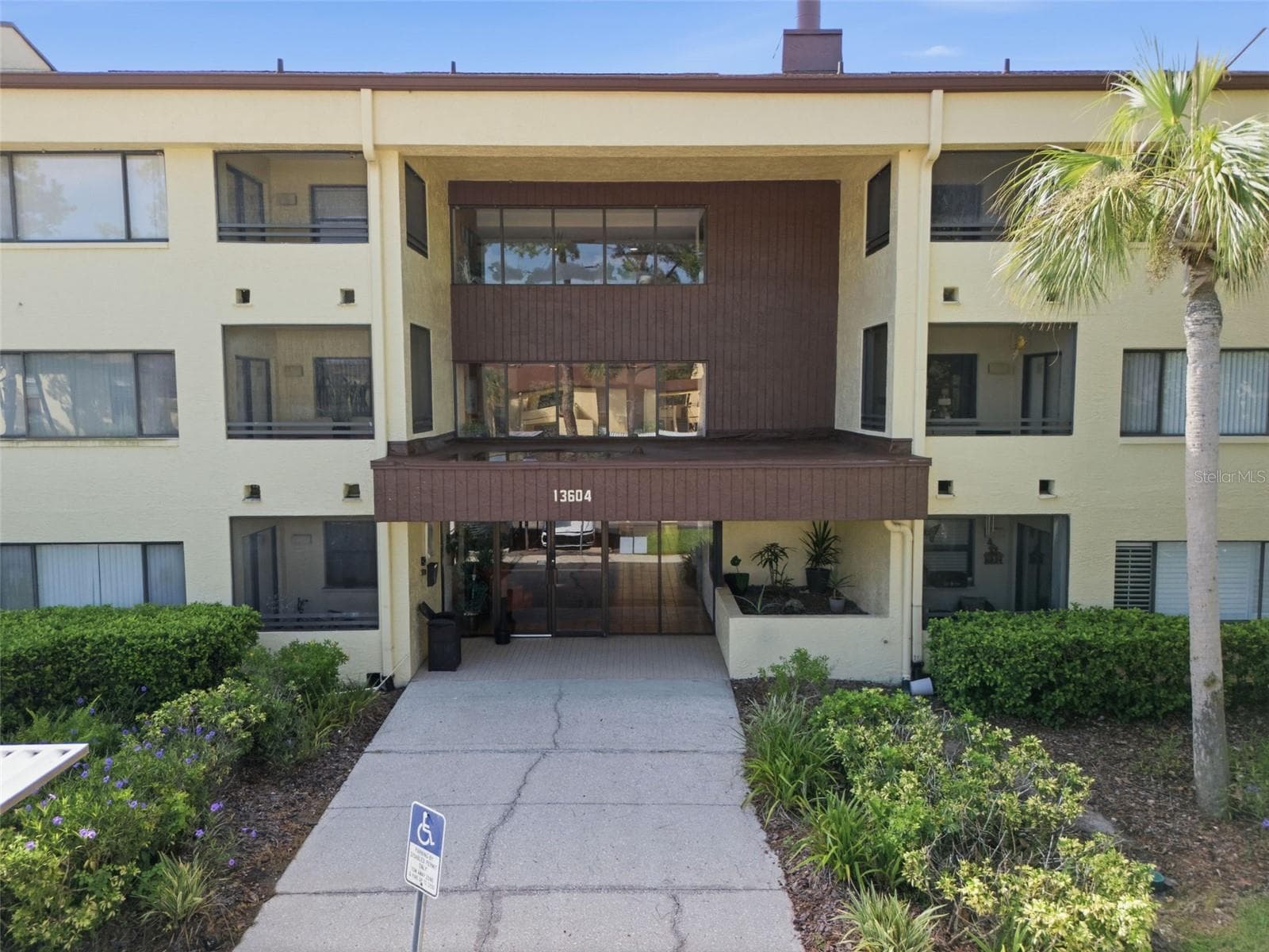 13604 S VILLAGE DR #2210