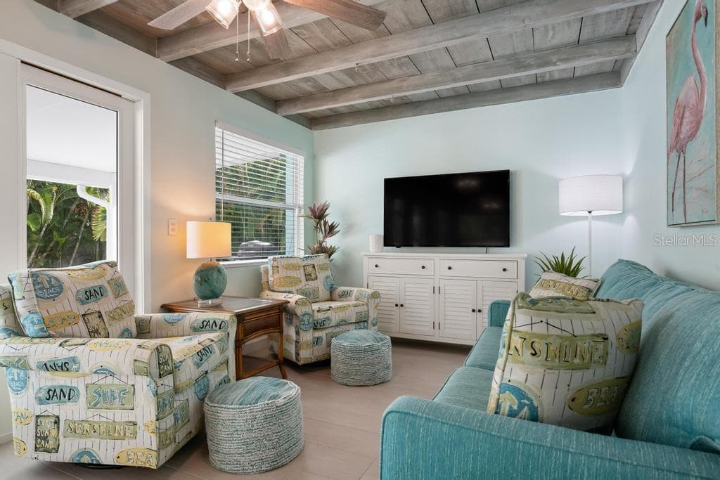 Single Family Residence at 406 BAY PALMS DR, HOLMES BEACH, photo 17 of 38