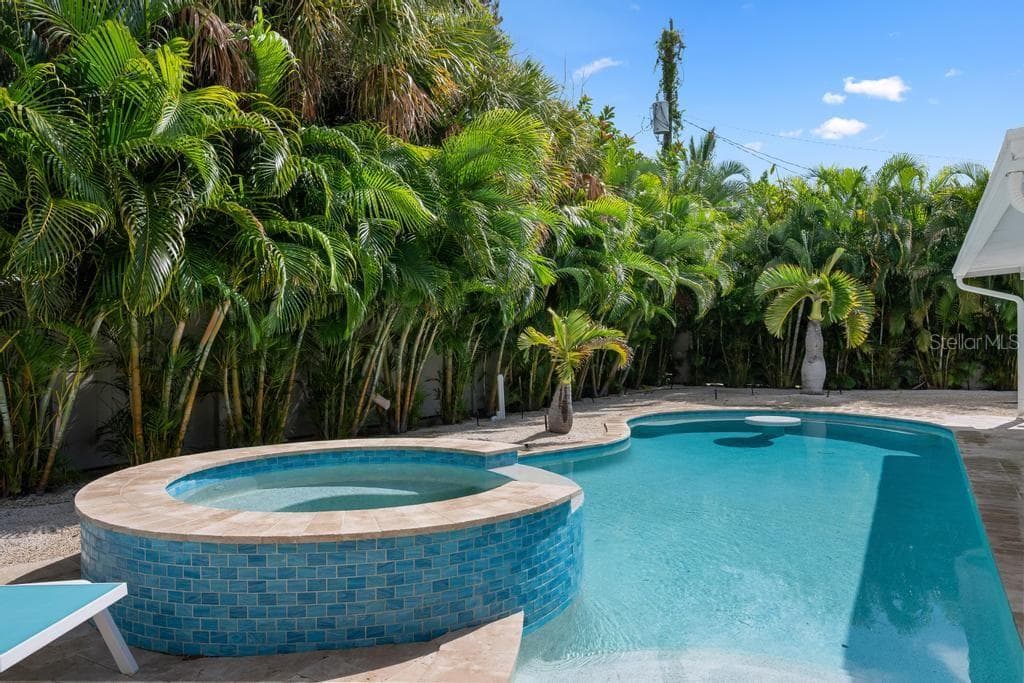 Single Family Residence at 406 BAY PALMS DR, HOLMES BEACH, photo 30 of 38