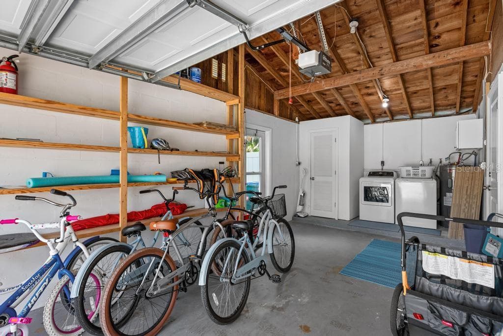 Single car garage - 406 BAY PALMS DR, HOLMES BEACH